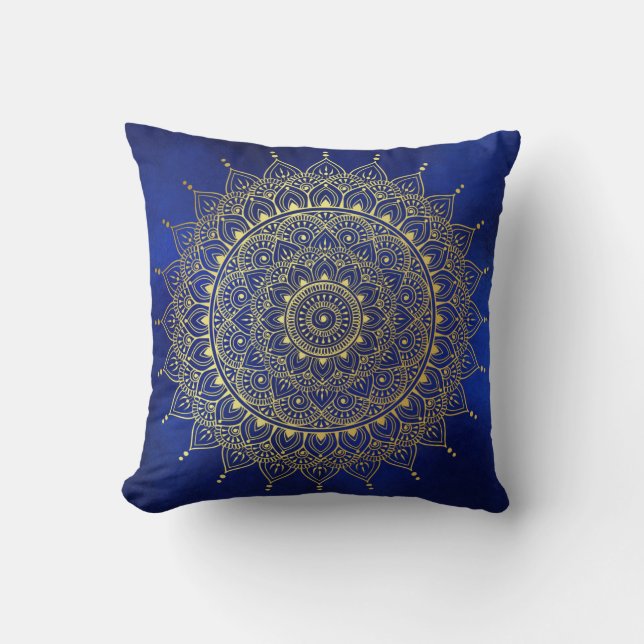 Elegantes Gold auf Deep Blue Floral Henna Mandala Kissen (Vorderseite)
