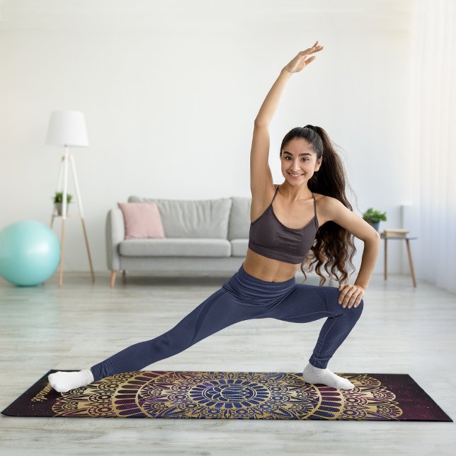 Elegantes Gold auf Dunkelnebel Lotus Henna Mandala Yogamatte (Von Creator hochgeladen)