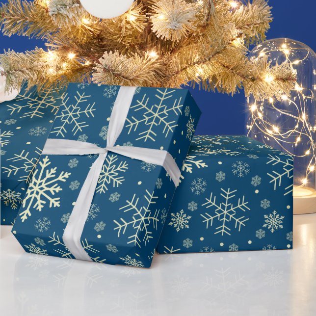 Elegantes Gold & Blue Weihnachten Snowflake Muster Geschenkpapier (Feiertage)