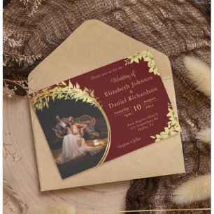 Elegantes Gold, Burgund mit Lilies Foto Hochzeit Einladung