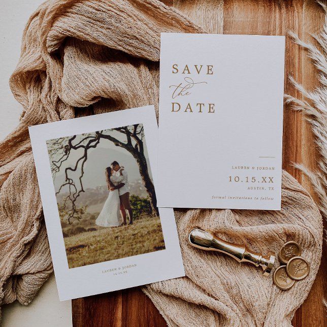 Elegantes Gold Calligraphy Foto Wedding Save The Date (Von Creator hochgeladen)