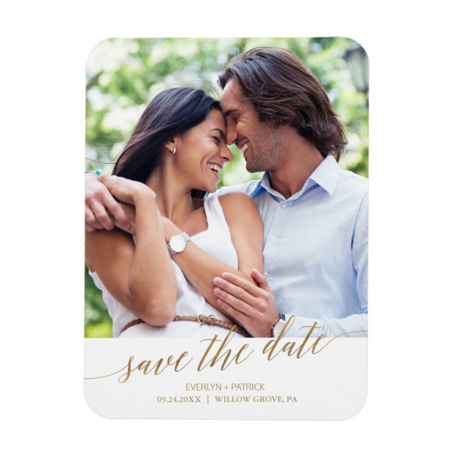 Elegantes Gold Calligraphy Save the Date Foto Magnet (Vertikal)