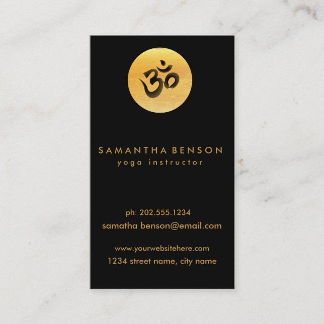 Elegantes Gold Circle OM Logo Black Yoga Visitenkarte (Vorderseite)