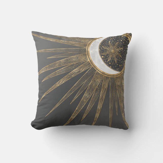 Elegantes Gold Doodles Sun Moon Mandala Design Kissen (Vorderseite)