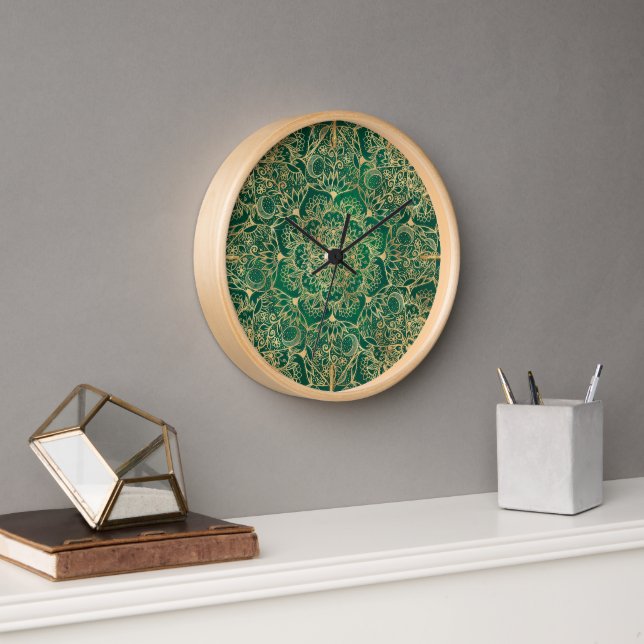 Elegantes Gold Floral Mandala Green Design Uhr (Büro)