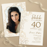 Elegantes Gold Foto Überraschung 40. Geburtstag Einladung<br><div class="desc">Elegante Goldcreme überrascht 40. Geburtstag Party Einladung mit Ihrem Foto auf der Kartenrückseite. Modernes,  feminines Design mit botanischen Akzenten und Typografie-Script-Schriftart. Einfache florale Einladungskarte perfekt für eine stilvolle weibliche Überraschung am Tag. Kann für jedes Alter angepasst werden. Gedruckte Zazzle Einladungen oder Sofortdownload digitalen druckbaren Vorlage.</div>