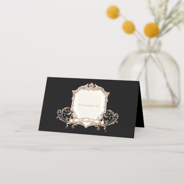 Elegantes Gold in Black Wirbel Shield Wedding Platzkarte (Vorderseite)