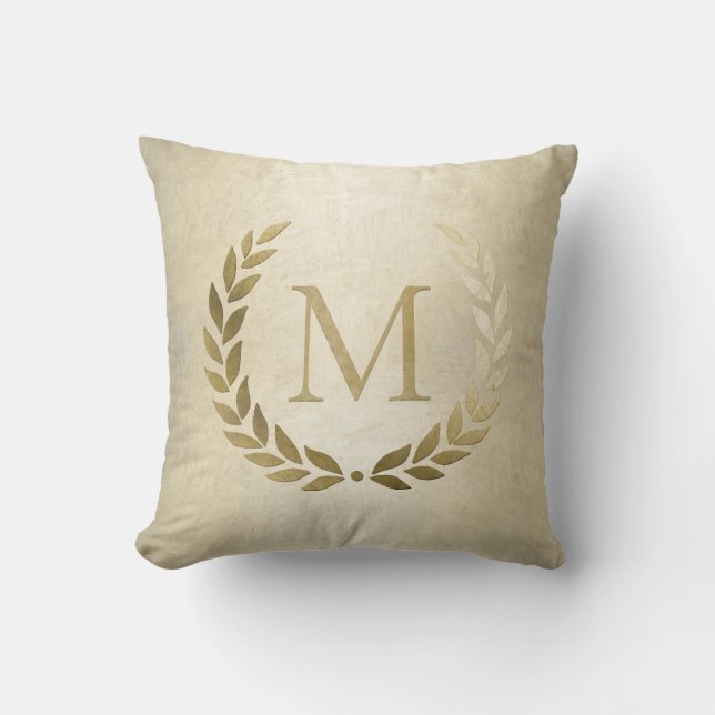 Elegantes Gold Laurel Wreath Monogramm Kissen (Vorderseite)