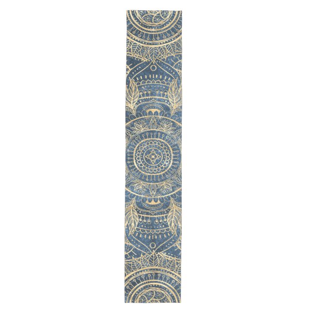 Elegantes Gold Mandala Blue Whimsy Design Mittelgroßer Tischläufer (Vorderseite)