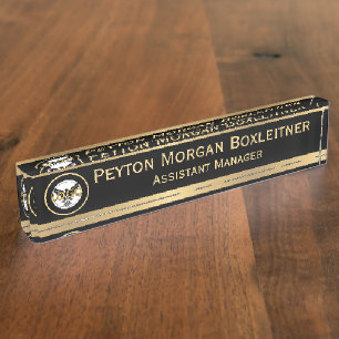 Elegantes Gold mit Schwarz und Logo Namensplakette