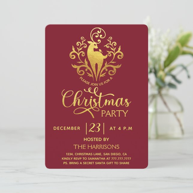 Elegantes Gold Modern Deer Red Christmas Party Einladung (Stehend Vorderseite)