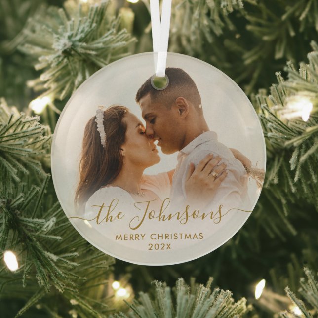 Elegantes Gold Script Couple Foto Frohe Weihnachte Ornament Aus Glas (InSitu)