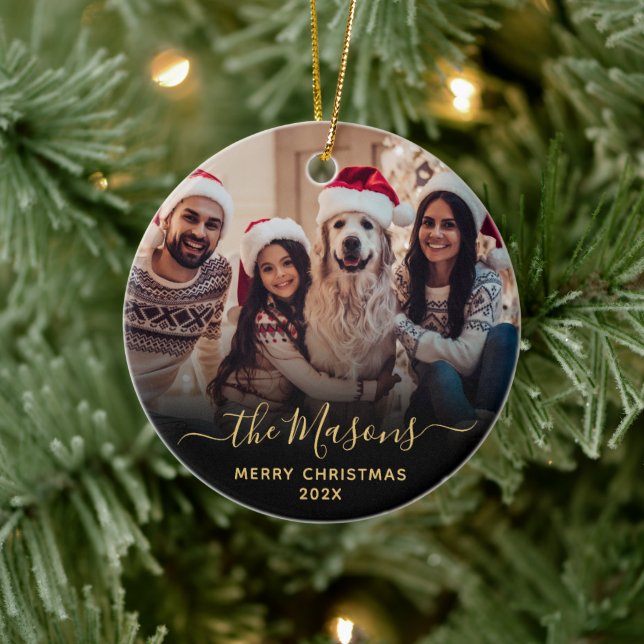 Elegantes Gold Script Family Foto Frohe Weihnachte Keramik Ornament (Baum)