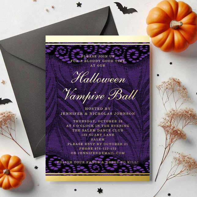 Elegantes Gold Script Lila Lace Vampire Halloween Folieneinladung (Elegant Gold Script Purple Lace Vampire Halloween Foil Invitation)