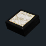 Elegantes Gold Trim Marmor Monogramm Erinnerungskiste<br><div class="desc">Digitales Design mit goldfarbenem Marmormuster in goldfarbener Farbe. Anpassen Sie einfach Ihre erste Wahl für das Monogramm. Großartiges Geschenk für Hochzeiten,  z.B. Brautjungfrau,  Brautmannschaft,  Jahrestage,  Geburtstage und fast jeden besondere Anlass.</div>