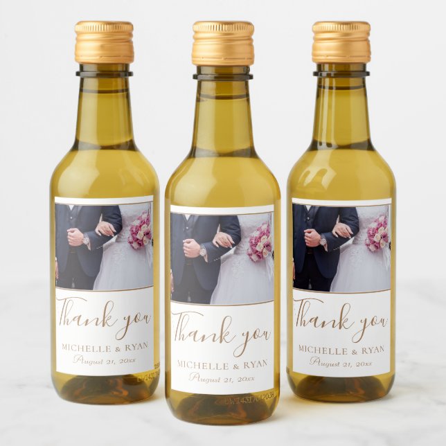 Elegantes Golden Script Wedding Foto Vielen Dank Weinetikett (Flaschen)