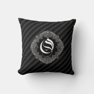 Elegantes gothisches Initial-O-Wurfkissen Kissen