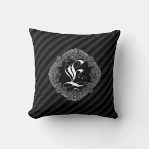 Elegantes gotisches Initial-Kissen mit E Kissen