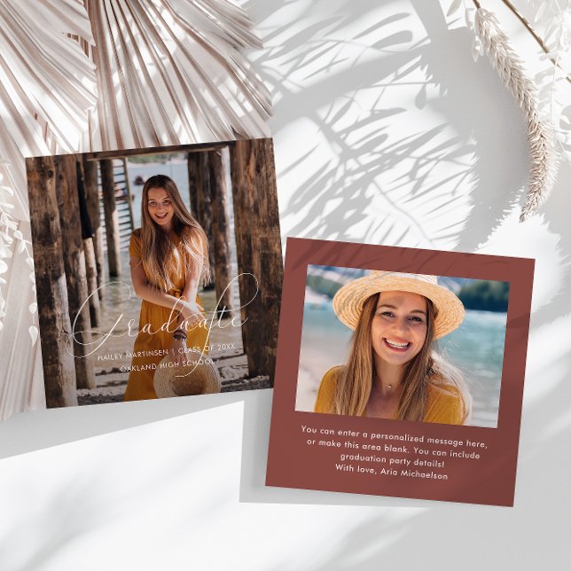 Elegantes Graduate White Script Foto Red Mitteilungskarte (Von Creator hochgeladen)