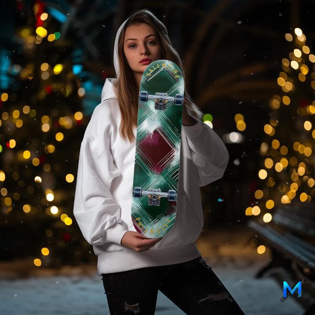 Elegantes Green und Burgund Kariertes Skateboard (Von Creator hochgeladen)