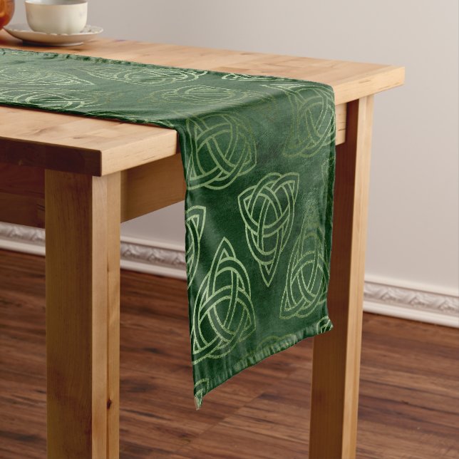 Elegantes Green und Gold Irish Celtic Muster Kurzer Tischläufer (Beispiel)