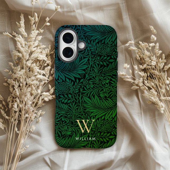 Elegantes grünes Boho-Botanik-Muster-Monogramm iPhone 16 Hülle (Von Creator hochgeladen)