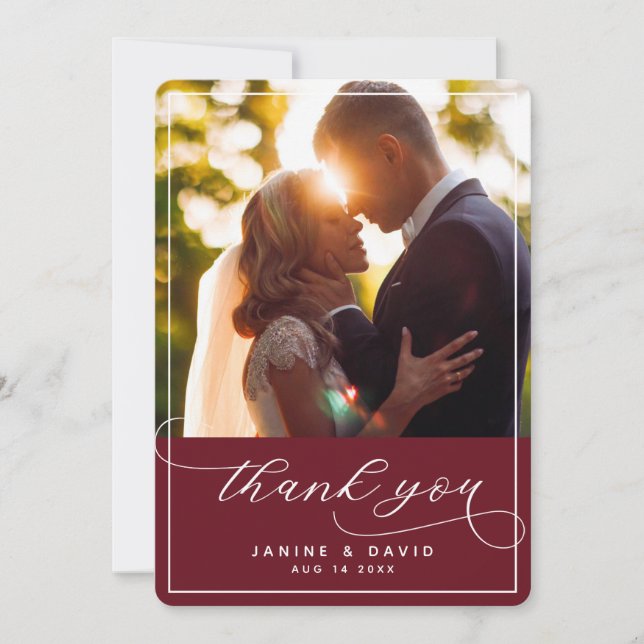 Elegantes handgeschriebenes Burgundy Wedding Foto Dankeskarte (Vorderseite)