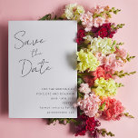 Elegantes handgeschriebenes Skript Schwarz-weiß We Save The Date<br><div class="desc">Mit dieser minimalistischen Save the Date Karte können Sie Ihre Hochzeit mit zeitloser Eleganz verkünden. Dieses Design mit weicher Hintergrundfarbe, fließender handgeschriebener Schrift und sauberem modernem Stil eignet sich ideal für romantische, klassische oder moderne Hochzeitsthemen. Es eignet sich hervorragend für Frühjahr- und Sommerhochzeiten oder feierliche Feste mit raffinierter Ästhetik. Vollständig...</div>