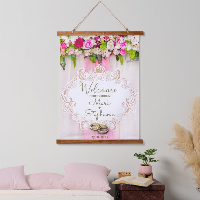 Elegantes, helles Rosa Blumenzelt Begrüßungszeiche Wandteppich Mit Holzrahmen (Schlafzimmer)