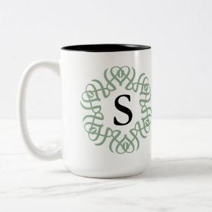 Elegantes Hellgrünes Florales Monogramm Familie Zweifarbige Tasse