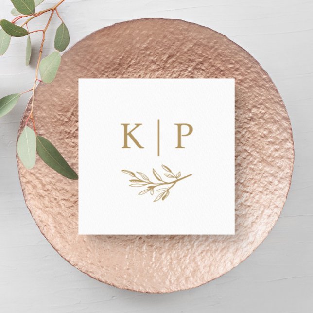 Elegantes Hochzeitsmonogramm mit grünen Blättern  Serviette (Elegant wedding monogram with greenery napkins.)