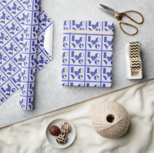 Elegantes kariertes Herz und Liebe Lavendel Blau Geschenkpapier