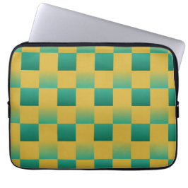 Elegantes kariertes Muster in Grün und Gold Laptopschutzhülle