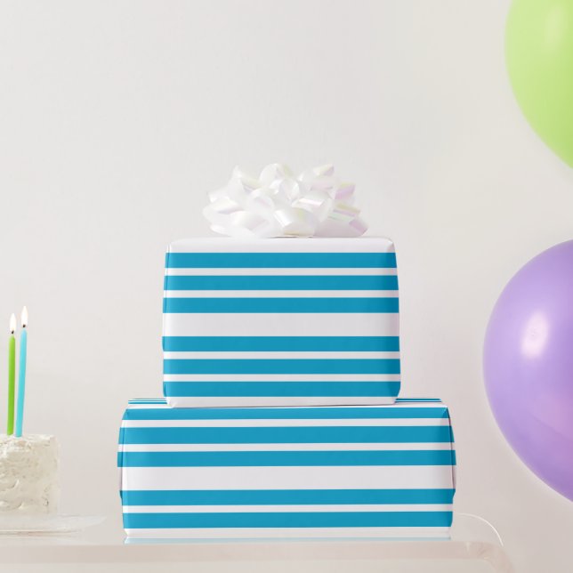 Elegantes, klassisches Baby Blue & White Stripes M Geschenkpapier (Partygeschenke)
