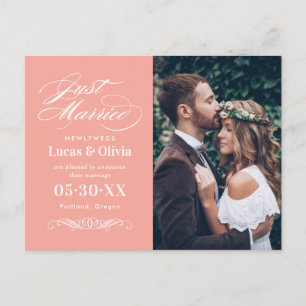 Elegantes Korallen-Just Married Foto Ankündigungspostkarte