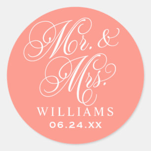 Elegantes Korallen-Mr-und-Mrs-Script-Monogramm Runder Aufkleber