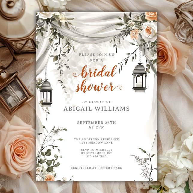 Elegantes Laternengebirge und trockenes Brautparty Einladung (Elegant Lantern and Drapery Floral Bridal Shower Invitation)