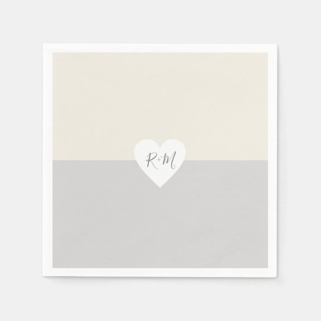 Elegantes Liebe Herz mit Bride & Groom Initialen Serviette (Vorderseite)