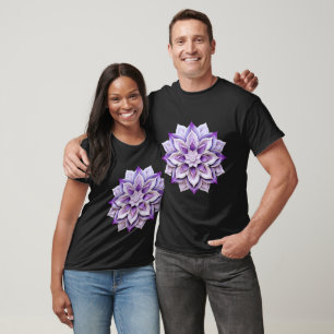 Elegantes Lila Blumenmandala - Intricate Bloom T-Shirt