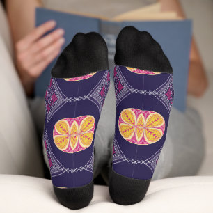 Elegantes Lila Gewebe mit gelbem Blumenmuster Socken