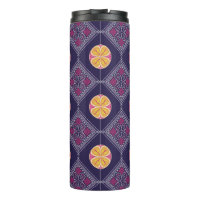 Elegantes Lila Gewebe mit gelbem Blumenmuster