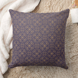Elegantes lila und goldenes Kissen