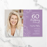 Elegantes Lila weißes Foto, 60. Geburtstag Einladung<br><div class="desc">Leichte lila Lavendelblüte 60. Geburtstagsfeier mit Ihrem Foto auf der Kartenvorderseite. Minimalistisch modernes Design mit botanischen Kontur Zeichnungen Akzente,  Imitate Goldfolie und Typografie Drehbuch Schriftart. Einfache,  trendige Einladungskarte für eine stilvolle Damenfeier. Kann für jedes Alter angepasst werden. Gedruckte Zazzle Einladungen oder Sofortdownload digitalen druckbaren Vorlage.</div>