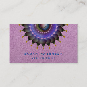 Elegantes Lotos-Blumen-Logo-Yoga-lila Hintergrund Visitenkarte