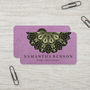 Elegantes Lotusblumen-Logo Yoga Lila Hintergrund Visitenkarte