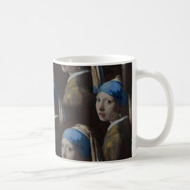 Elegantes Mädchen mit Perlenohrwurzel Kaffeetasse (Rechts)