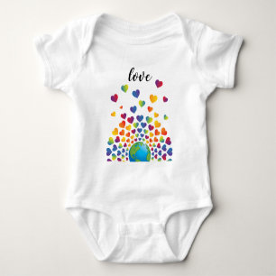 Elegantes minimalistisches bunter Regenbogen Herz  Baby Strampler