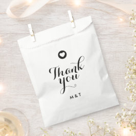 Elegantes Minimalistisches Couple Initial Script V Geschenktütchen