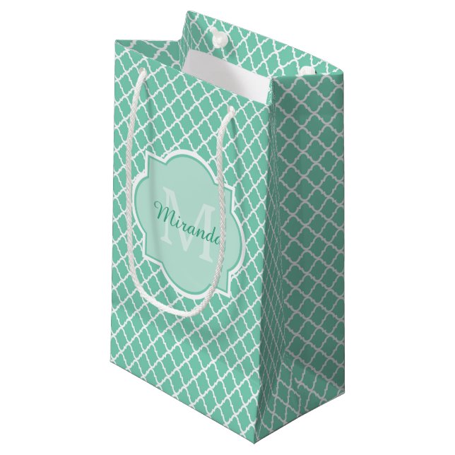 Elegantes Minze grünes Quatrefolienmonogramm mit N Kleine Geschenktüte (Vorderseite Schrägansicht)