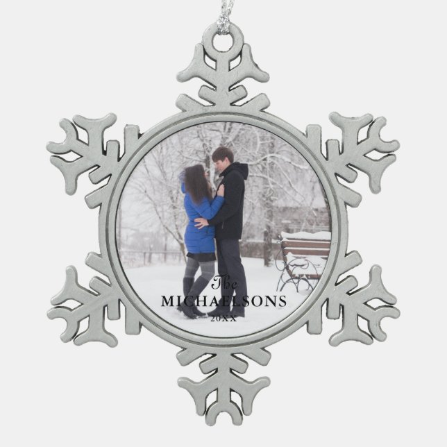 Elegantes Modern Minimal Weihnachtskuppel Foto Schneeflocken Zinn-Ornament (Vorderseite)